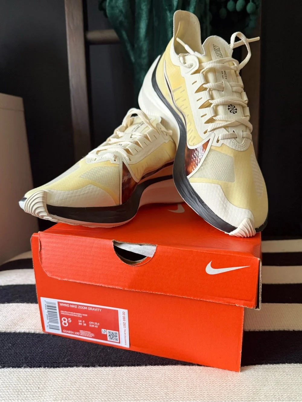 Women’s Nike Zoom Gravity Sail Tortoise Running Shoes
